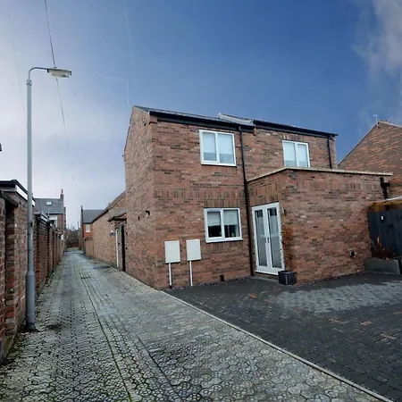 Nyaraló The Mews - 2 Bedroom Luxury, Spacious House With Free Parking York
