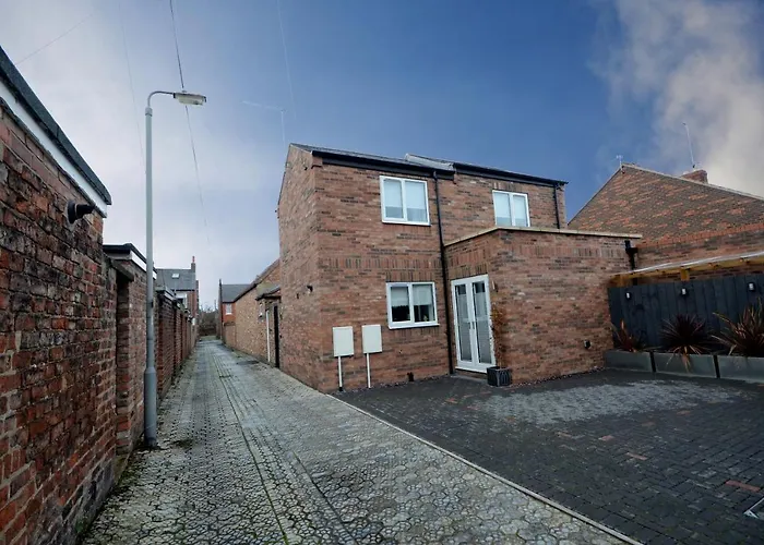 Дом отдыха The Mews - 2 Bedroom Luxury, Spacious House With Free Parking Йорк