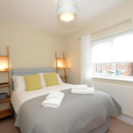 The Mews - 2 Bedroom Luxury, Spacious House With Free Parking * York